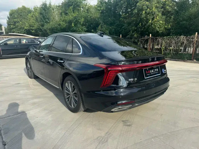 Hongqi H5 — Фото автомобиля 14