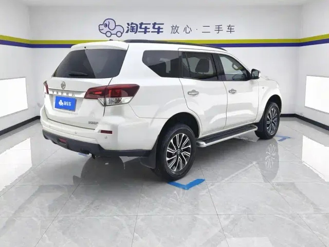 Nissan Terra — Фото автомобиля 3