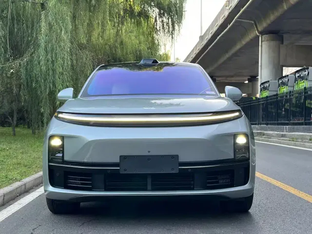 Li Auto L7 — Фото автомобиля 2