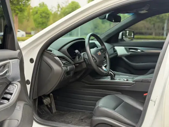 Cadillac CT5 — Фото автомобиля 8
