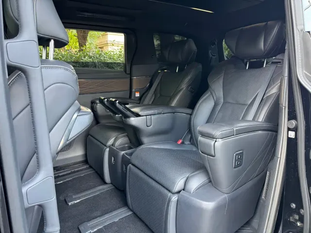 Toyota Vellfire — Фото автомобиля 16