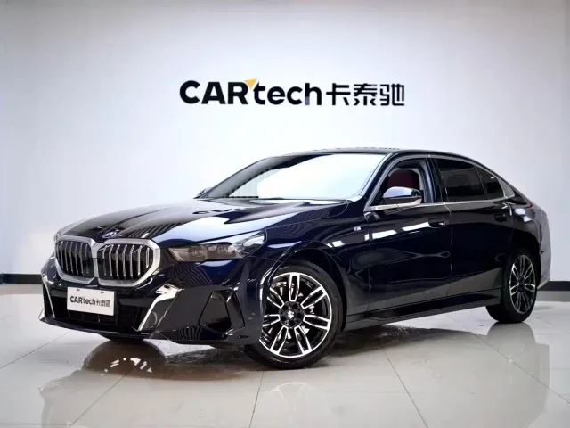 BMW 5 Series — Фото автомобиля 3