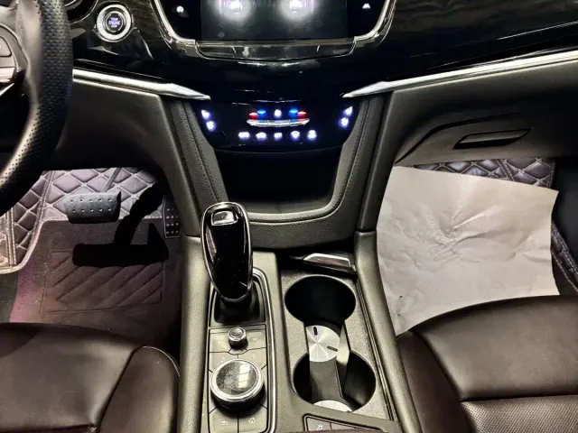 Cadillac XT6 — Фото автомобиля 9