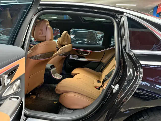 Mercedes-Benz E-Class — Фото автомобиля 8