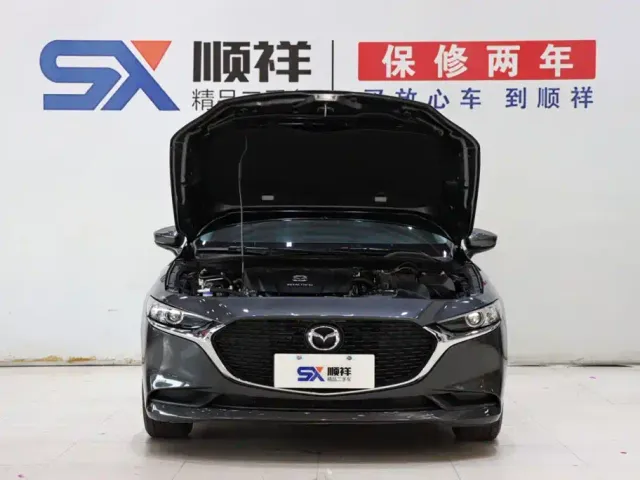Mazda Axela — Фото автомобиля 17