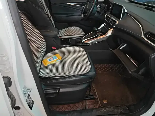 Maxus G50 — Фото автомобиля 8