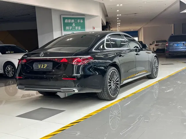 Mercedes-Benz E-Class — Фото автомобиля 6