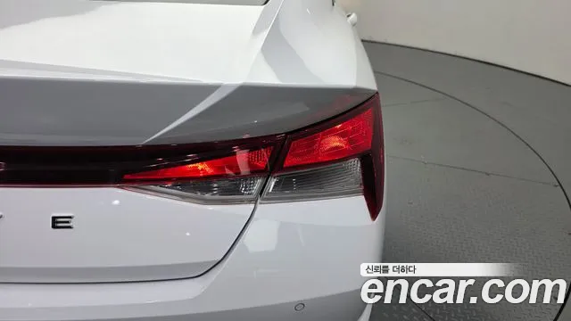 Hyundai Avante — Фото автомобиля 8