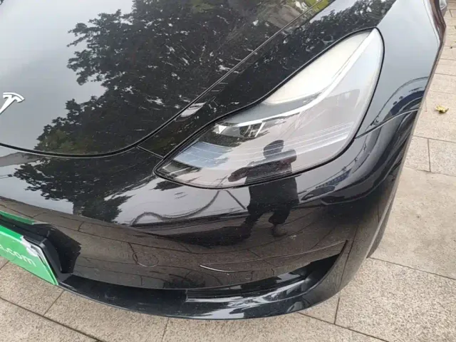 Tesla Model 3 — Фото автомобиля 23