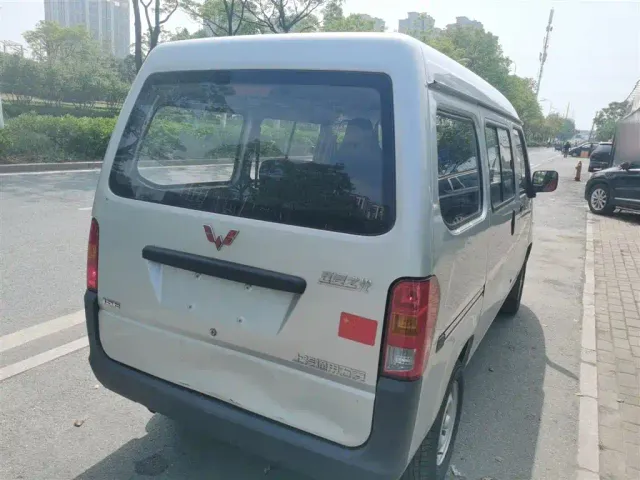 Wuling Zhiguang — Фото автомобиля 4