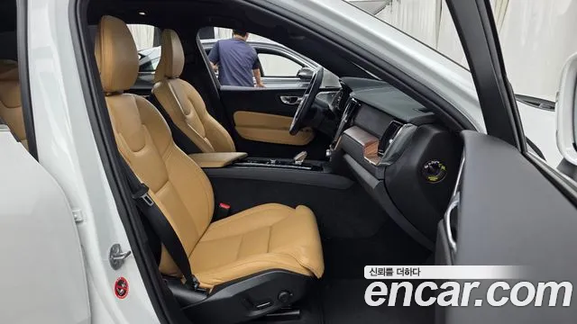 Вольво XC60 B5 Ultra Bright — Фото автомобиля 11