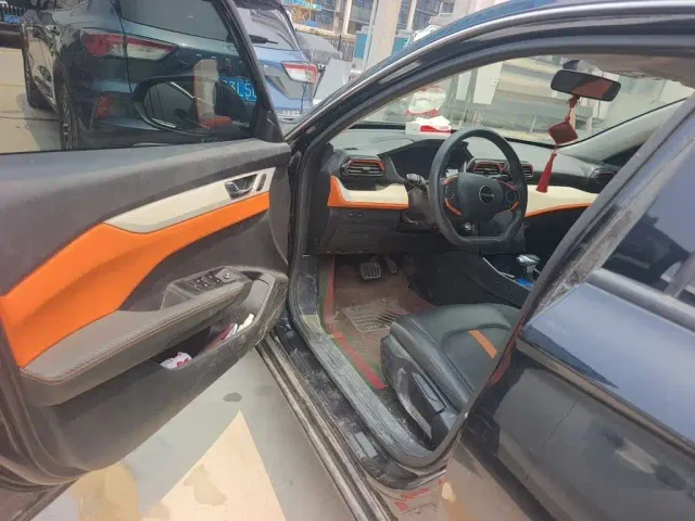 Dongfeng Yixuan — Фото автомобиля 13
