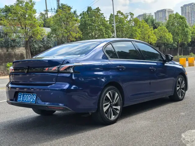Peugeot 408 — Фото автомобиля 5