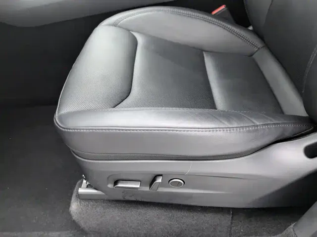 Tesla Model Y — Фото автомобиля 20