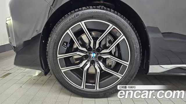 BMW 7-Series 7 серия (G70) 740i sDrive M Sport — Фото автомобиля 5