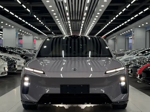 Nio ET5 — Фото автомобиля 2