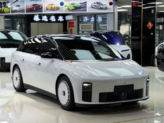 Li Auto i6 — Фото автомобиля 3