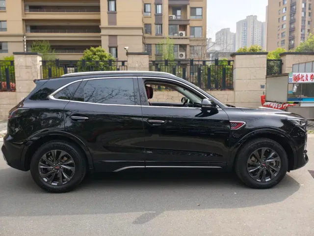 Hongqi HS5 — Фото автомобиля 6