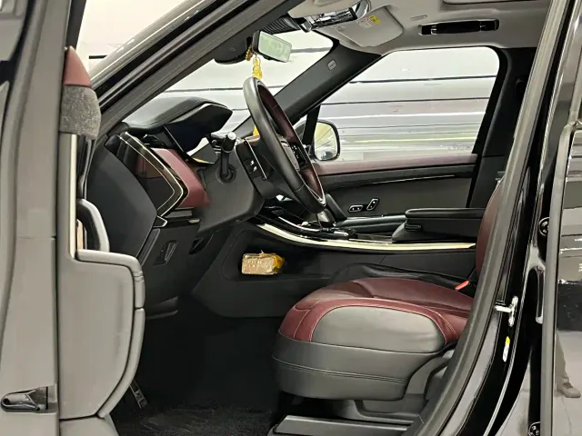 Land Rover Range Rover Sport — Фото автомобиля 7