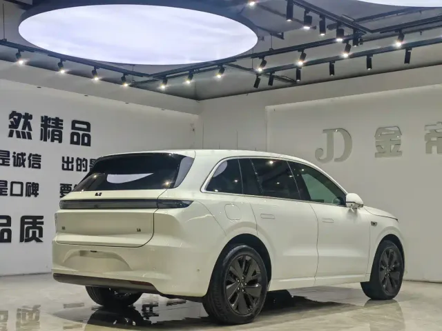 Li Auto L6 — Фото автомобиля 16
