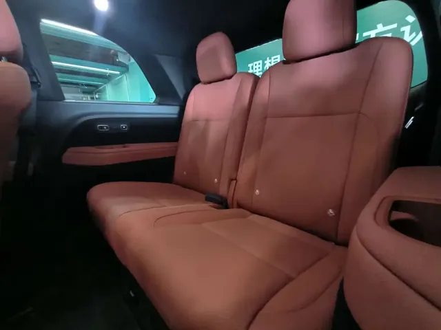 Li Auto L9 — Фото автомобиля 6