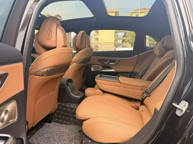 Mercedes-Benz E-Class — Фото автомобиля 5