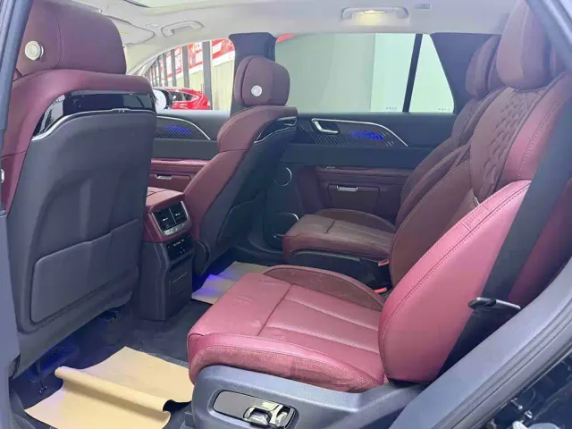 Hongqi E-HS9 — Фото автомобиля 9