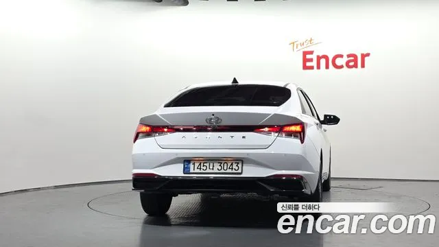 Hyundai Avante — Фото автомобиля 4