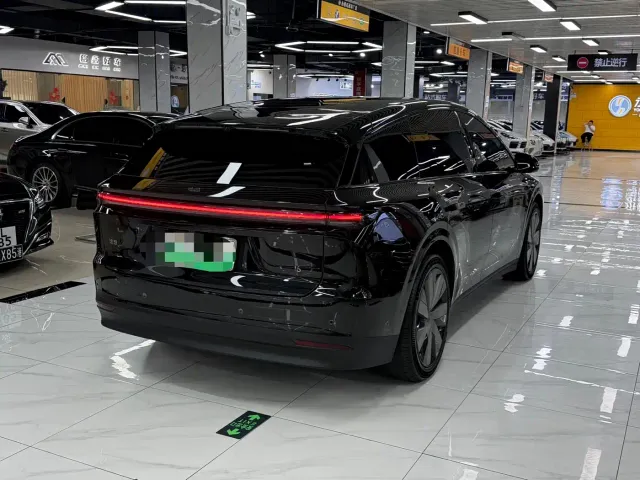 Li Auto i6 — Фото автомобиля 4
