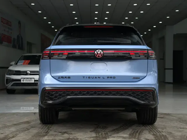 Volkswagen Tiguan L — Фото автомобиля 8