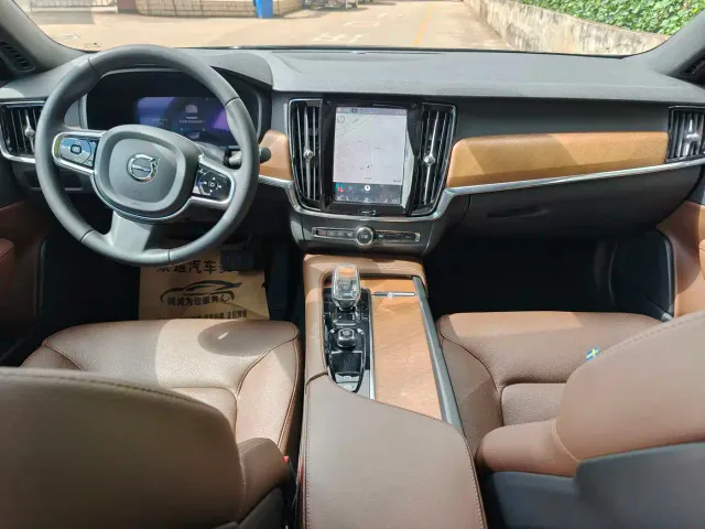 Volvo S90 — Фото автомобиля 13