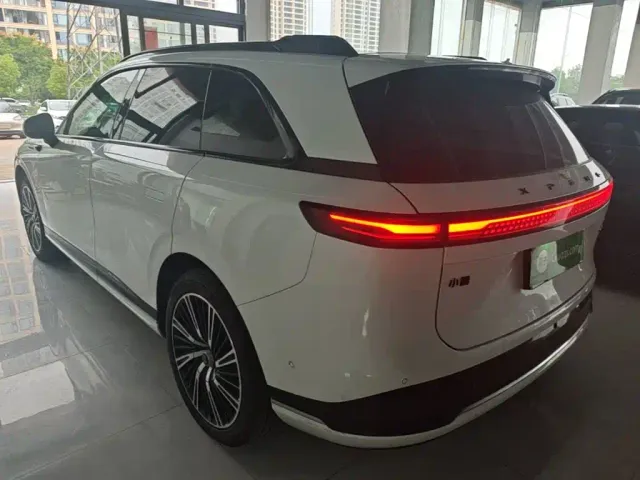 Xpeng G9 — Фото автомобиля 4