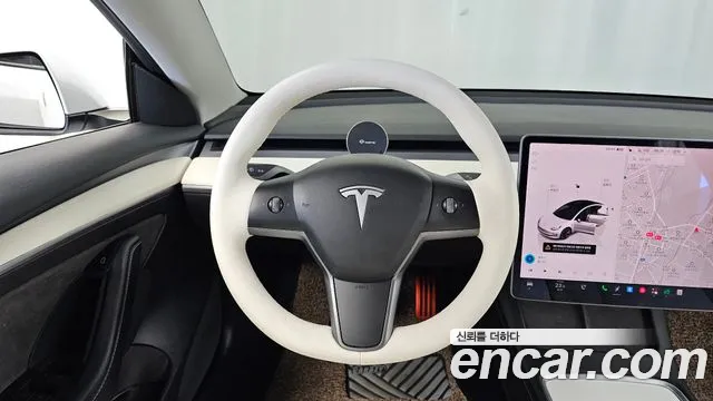 Tesla Model 3 — Фото автомобиля 13
