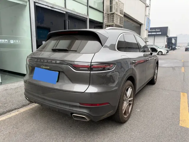 Porsche Cayenne — Фото автомобиля 6