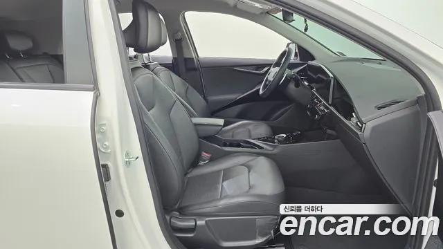 Kia Niro New — Фото автомобиля 16