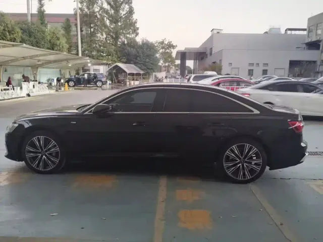 Audi A6L — Фото автомобиля 8
