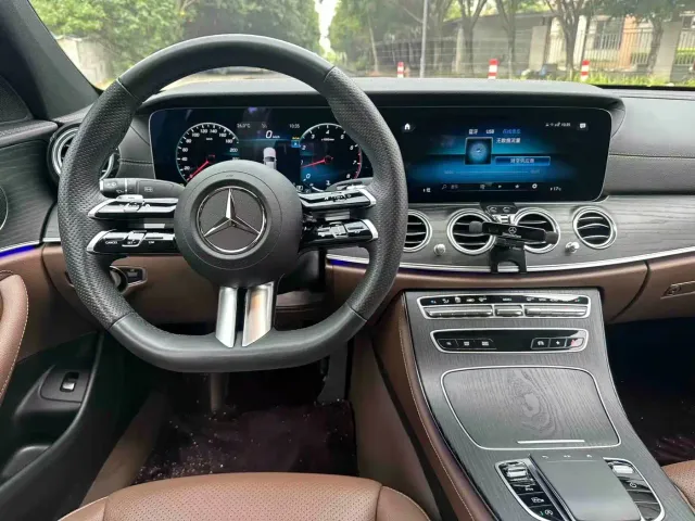 Mercedes-Benz E-Class — Фото автомобиля 10