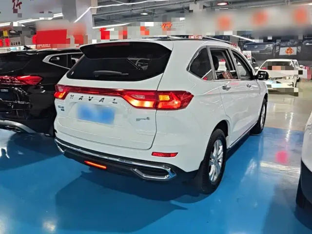 Haval M6 — Фото автомобиля 6