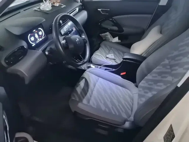 Leapmotor T03 — Фото автомобиля 14