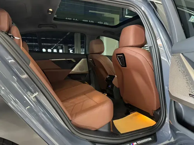BMW 5 Series — Фото автомобиля 13