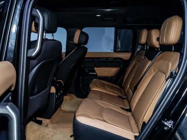 Land Rover Land Rover Defender 2025 110 3.0T P400 Dark Special Edition — Фото автомобиля 9