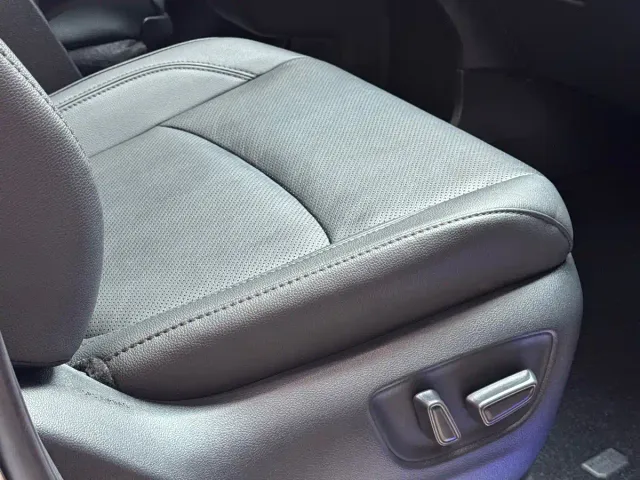 Toyota Sienna — Фото автомобиля 24