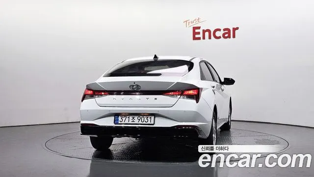 Hyundai AVANTE Avante (CN7) — Фото автомобиля 4