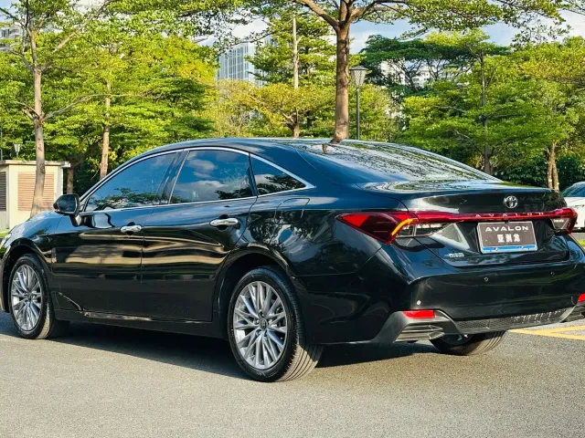 Toyota Avalon — Фото автомобиля 8