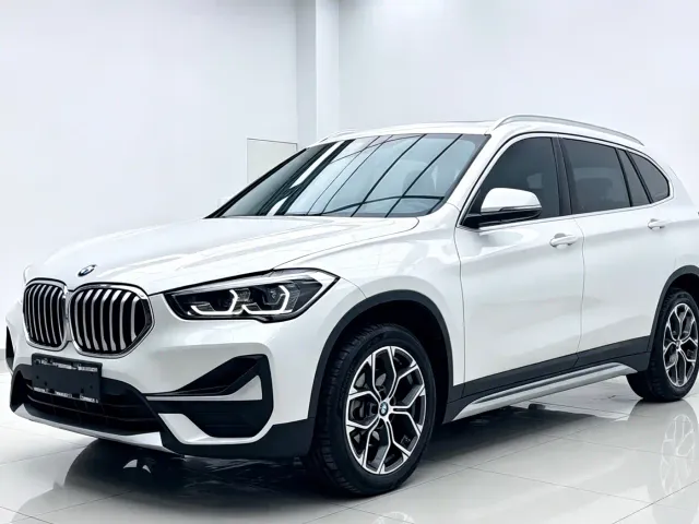 Фотография автомобиля — BMW X1