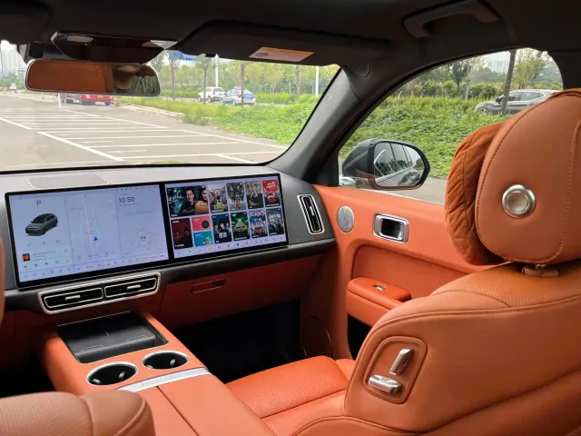 Li Auto L7 — Фото автомобиля 14
