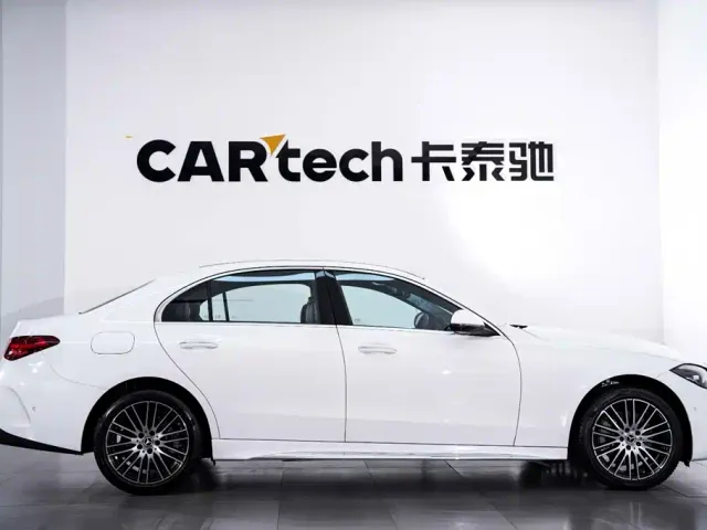 Mercedes-Benz C-Class — Фото автомобиля 3