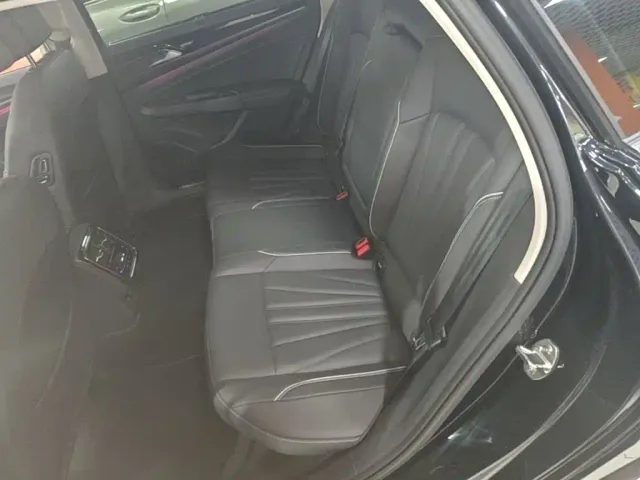 Volkswagen Passat — Фото автомобиля 16