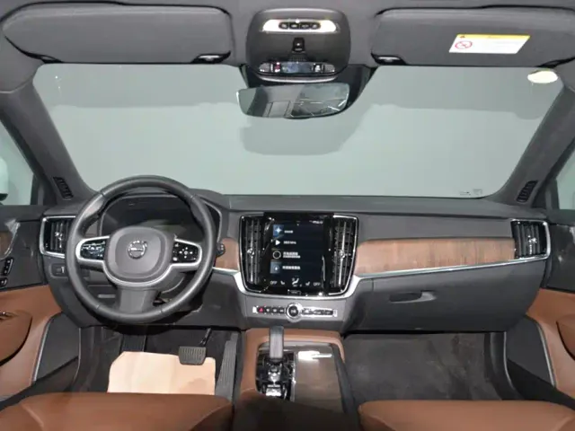 Volvo V90 — Фото автомобиля 12