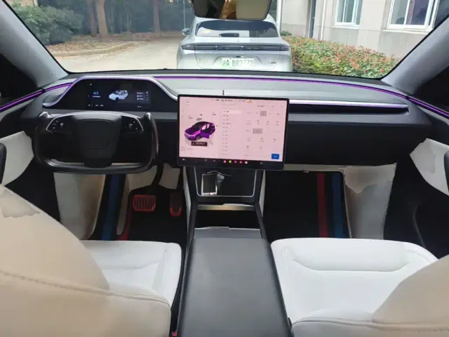 Tesla Model Y — Фото автомобиля 9